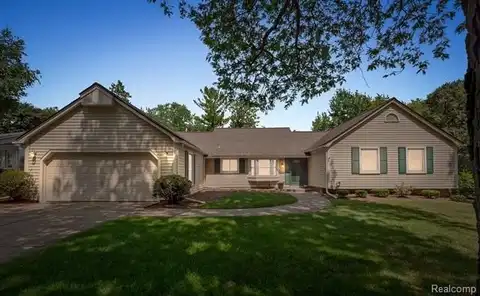 663 Lake Forest Road, Troy, MI 48309