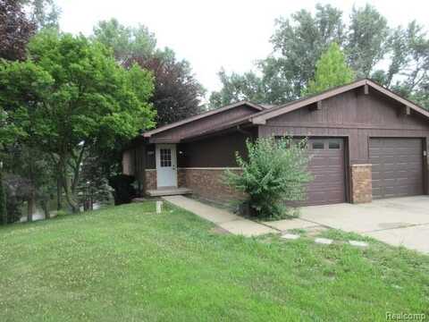2409 Golden Shores Drive, Fenton, MI 48430