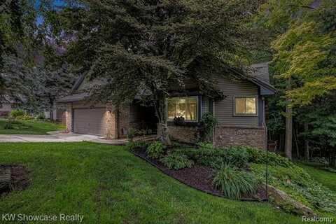 396 Rosario Lane, White Lake, MI 48386