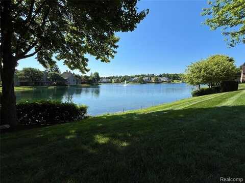 536 CAMBRIDGE Way, Bloomfield Hills, MI 48304