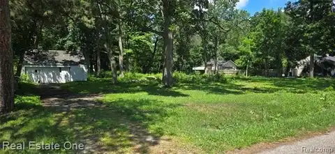21246 8 1/2 Mile Road, Southfield, MI 48075