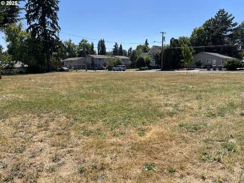 Cedarwood AVE, McMinnville, OR 97128