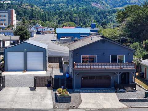 29595 PACIFIC ST, Gold Beach, OR 97444
