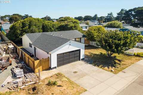 890 11TH ST, Bandon, OR 97411