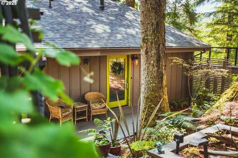 111 SALISHAN DR, Gleneden Beach, OR 97388