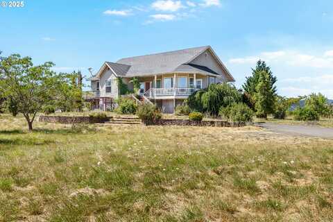 360 CAPITAL LN, Roseburg, OR 97471