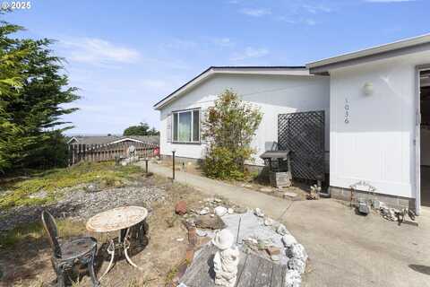 1036 PLYMOUTH AVE, Coos Bay, OR 97420