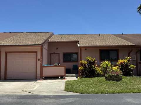 120 Mayfair Lane, Boynton Beach, FL 33426