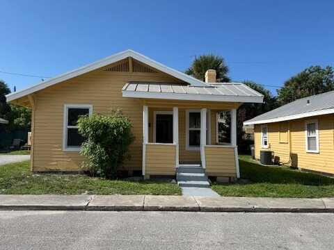 400 Metcalf Court, West Palm Beach, FL 33407