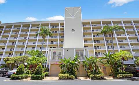 7290 Kinghurst Drive, Delray Beach, FL 33446