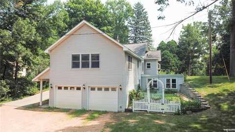 4760 Vine Hill Road, Deephaven, MN 55331