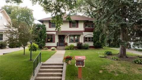 418 W Vernon Avenue, Fergus Falls, MN 56537