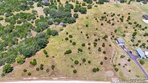 532 Buckskin Trl, Bandera, TX 78003
