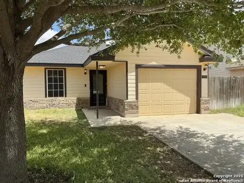 1912 port miami, Laredo, TX 78045