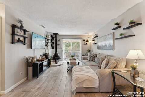 923 Vance Jackson, San Antonio, TX 78201