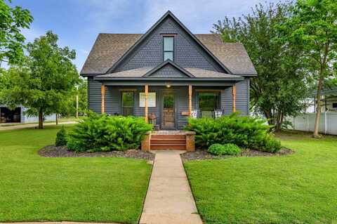 407 E Main St, Sterling, KS 67579
