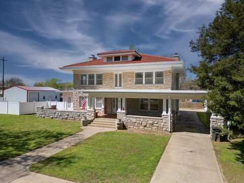 411 N B St, Arkansas City, KS 67005