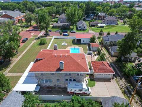 411 N B St, Arkansas City, KS 67005