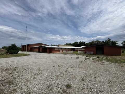 9444 202nd Rd, Winfield, KS 67156