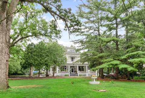 2200 W Memorial Drive, Janesville, WI 53548