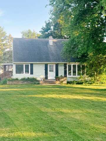 205 Fairview Drive, Walworth, WI 53184
