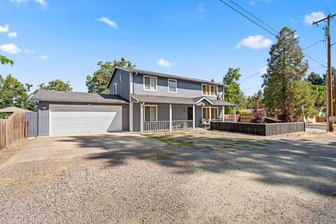 400 W 5th Street, Phoenix, OR 97535