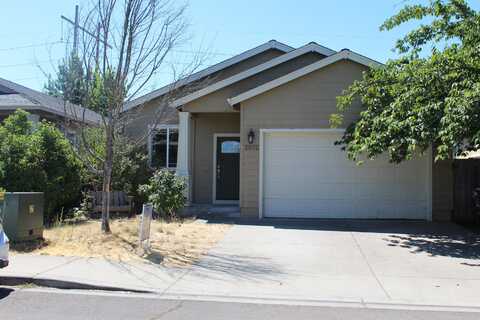 2502 Agate Meadows Drive, White City, OR 97503