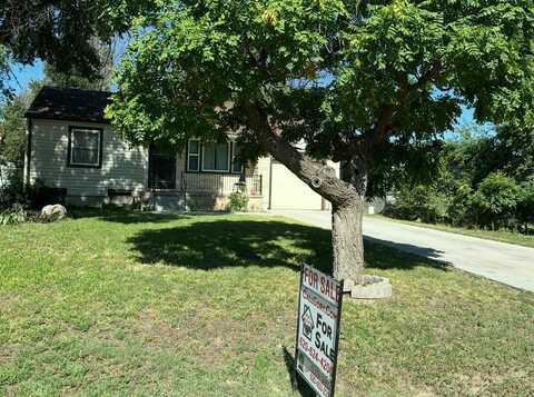 905 South Madison Street South, Hugoton, KS 67951