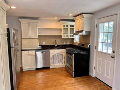 129 Vernon Avenue, Middletown, RI 02842