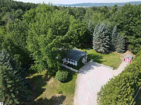 62 S French Road, Lake Leelanau, MI 49653