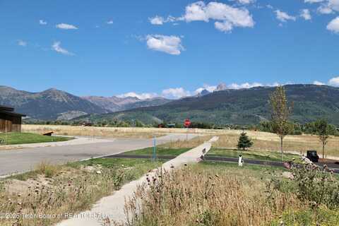 1025 CAHUILLA Road, Driggs, ID 83422