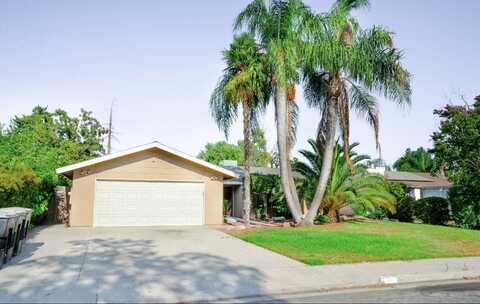 1708 N Oak Park Street, Visalia, CA 93291