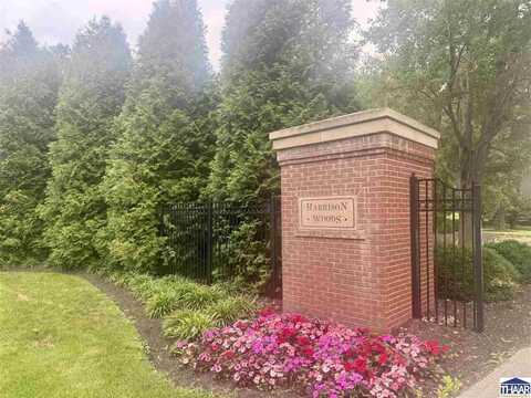 2931 Harrison Woods Road, Terre Haute, IN 47805