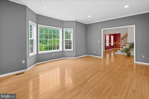 34 SHARA LANE, PENNINGTON, NJ 08534