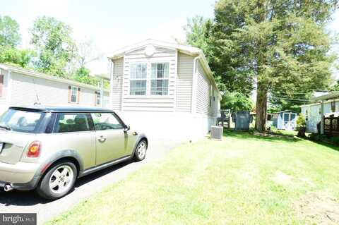 2 STANDISH LANE, HEREFORD, PA 18056