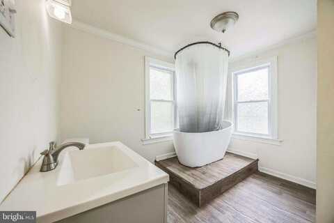 23 MARLTON AVENUE, GIBBSBORO, NJ 08026