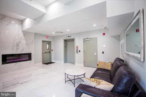 526 BROWN STREET, PHILADELPHIA, PA 19123