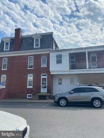 1242 W KING STREET, YORK, PA 17404