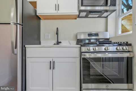 1319 DEXTER TERRACE SE, WASHINGTON, DC 20020