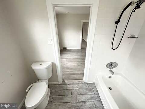 33 CARROLL AVENUE, WILLIAMSTOWN, NJ 08094