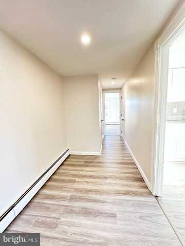 33 CARROLL AVENUE, WILLIAMSTOWN, NJ 08094