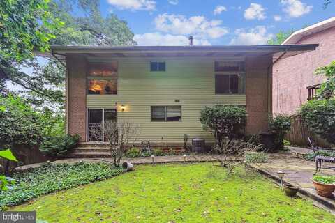 2901 HILLCREST DRIVE SE, WASHINGTON, DC 20020