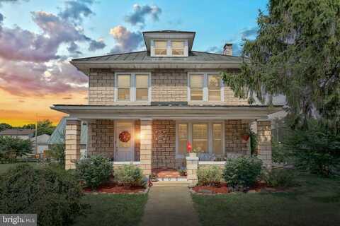 401 W MAPLE STREET, DALLASTOWN, PA 17313