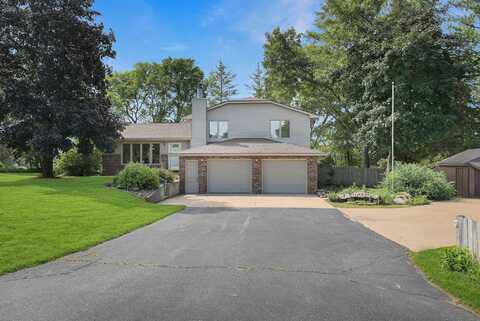 5912 Sierra Drive, Waterloo, IA 50701