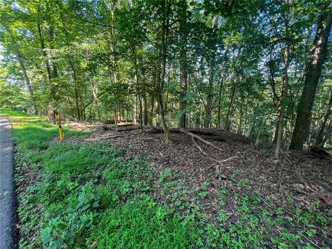 113 Lakewood Dr, Center Twp, PA 16001