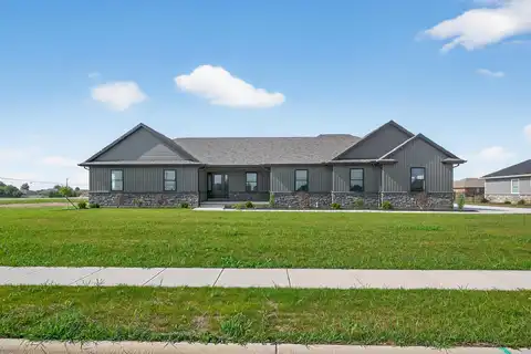 102 Camdyn Trail, Anna, OH 45302