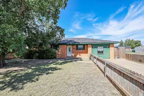 702 Sagebrush Road, Dalhart, TX 79022