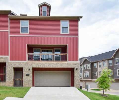 2798 W Blackstone Crossing, Fayetteville, AR 72704