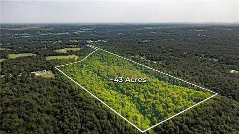 W Davis RD, Fayetteville, AR 72704