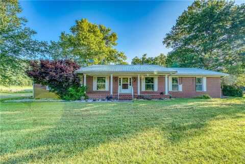 8828 412 HWY, Green Forest, AR 72638